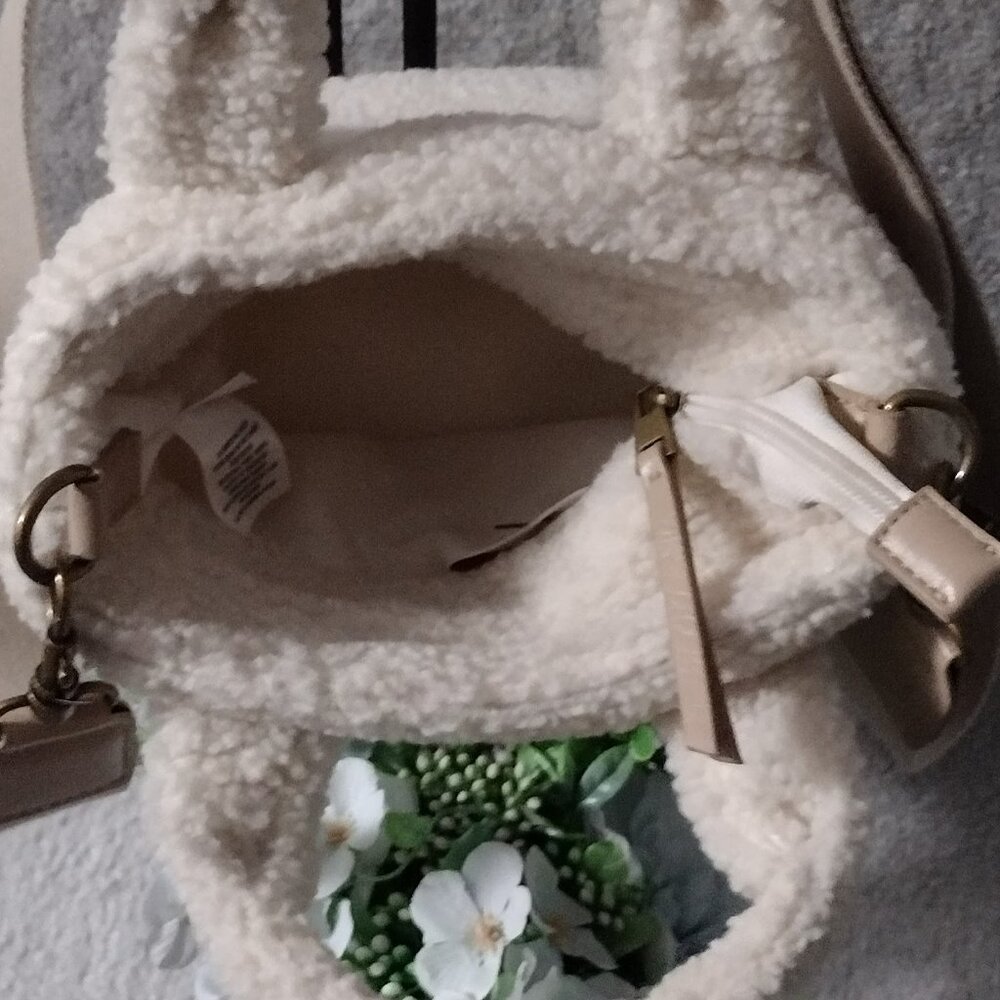 Universal Thread Sherpa Crossbody Mini Tote - Picture 5 of 8
